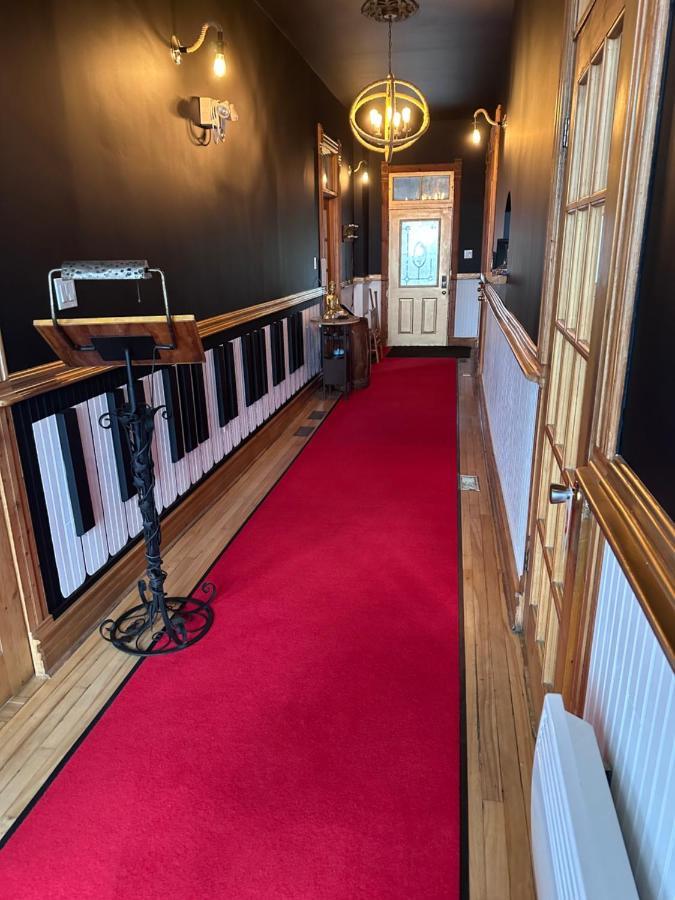 Auberge Et Bistro Namaste Lachute Ngoại thất bức ảnh