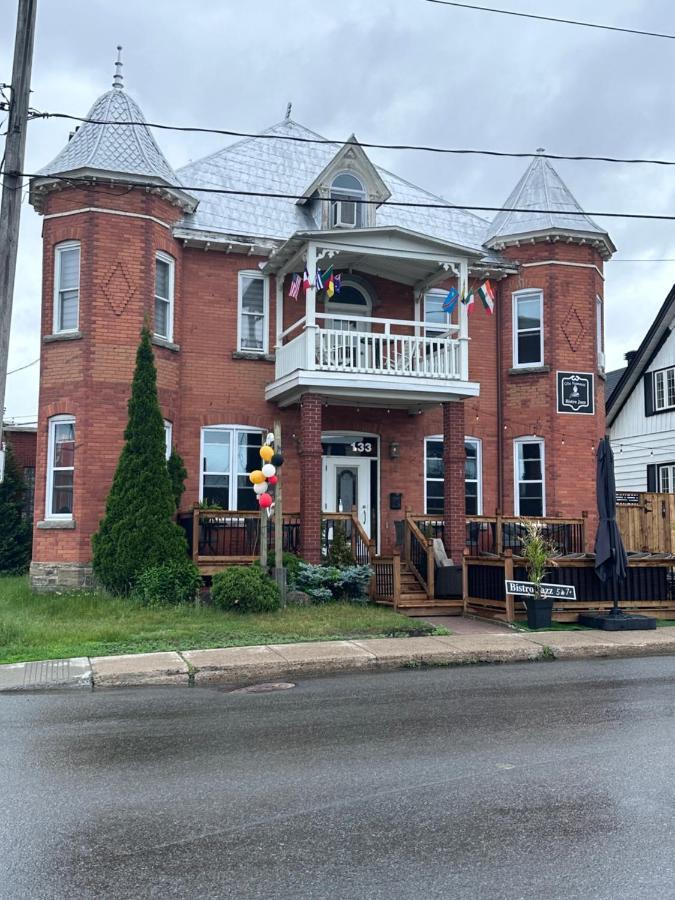 Auberge Et Bistro Namaste Lachute Ngoại thất bức ảnh
